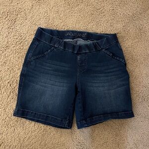 JAG Jean Shorts. 16W.